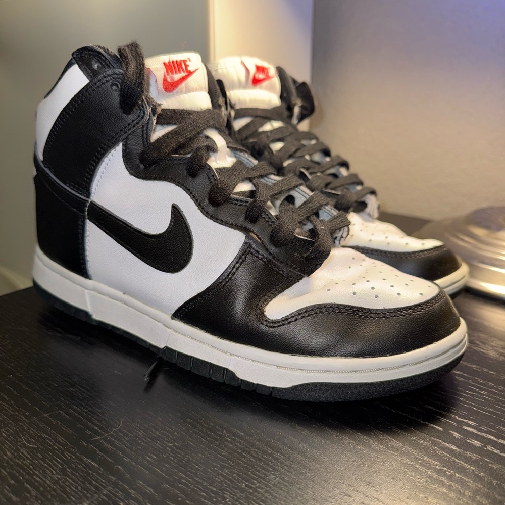 Woman Nike Pandas